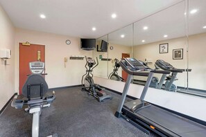 Fitness facility - Quality Suites (Indianapolis)