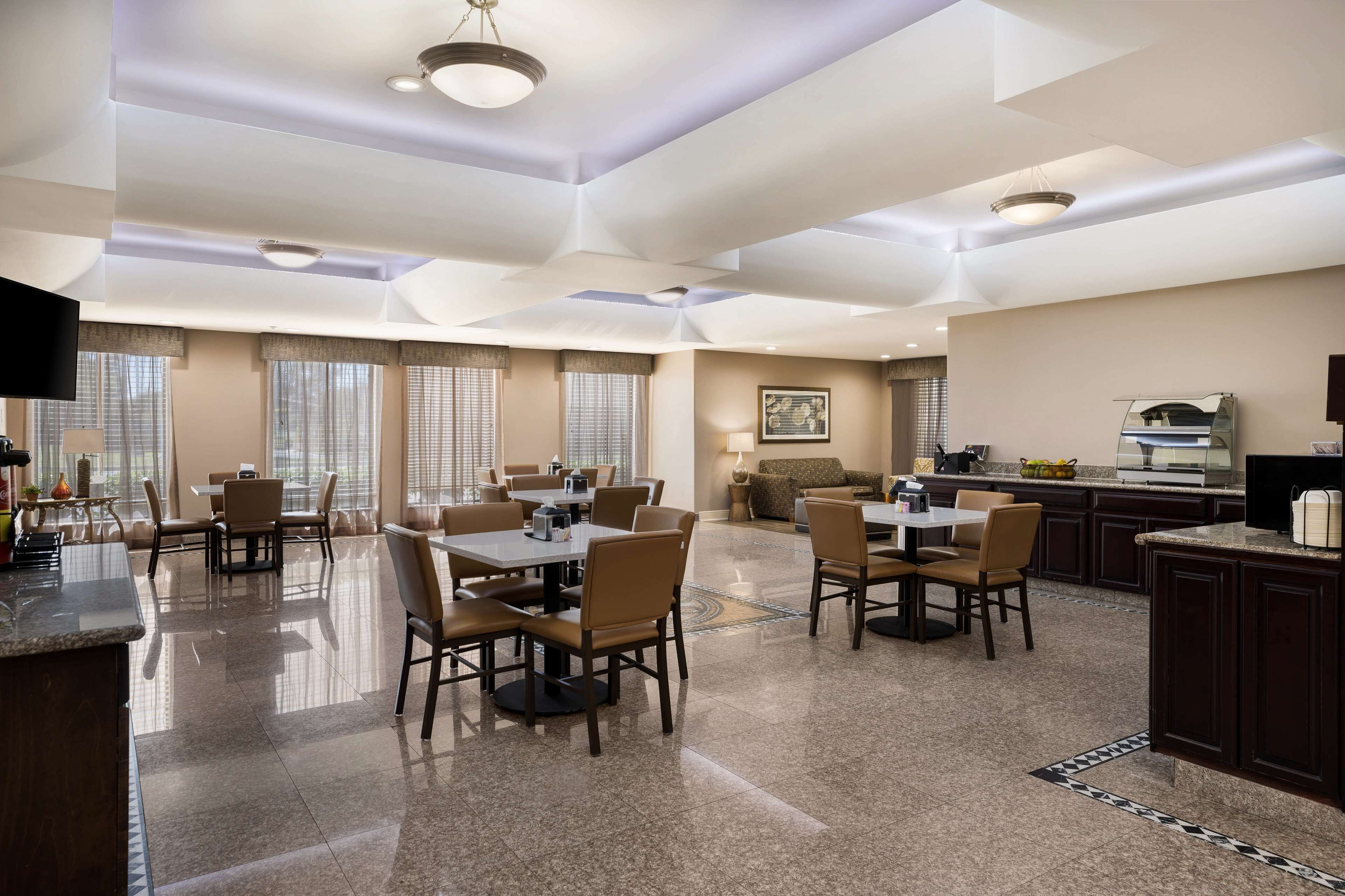 free daily on-the-go breakfast