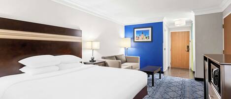 Hypo-allergenic bedding, in-room safe, desk, blackout curtains