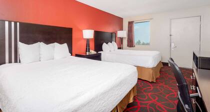 Travelodge by Wyndham Richmond IN