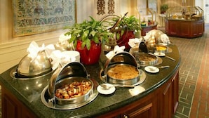 Buffet - Virginia Crossings Hotel (Glen Allen)