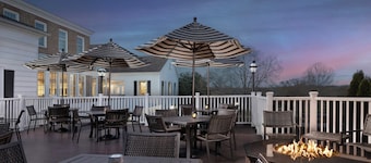 Virginia Crossings Hotel