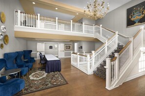 Interior - Virginia Crossings Hotel (Glen Allen)