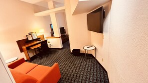 Suite, 1 King Bed with Sofa bed, Non Smoking | Living area