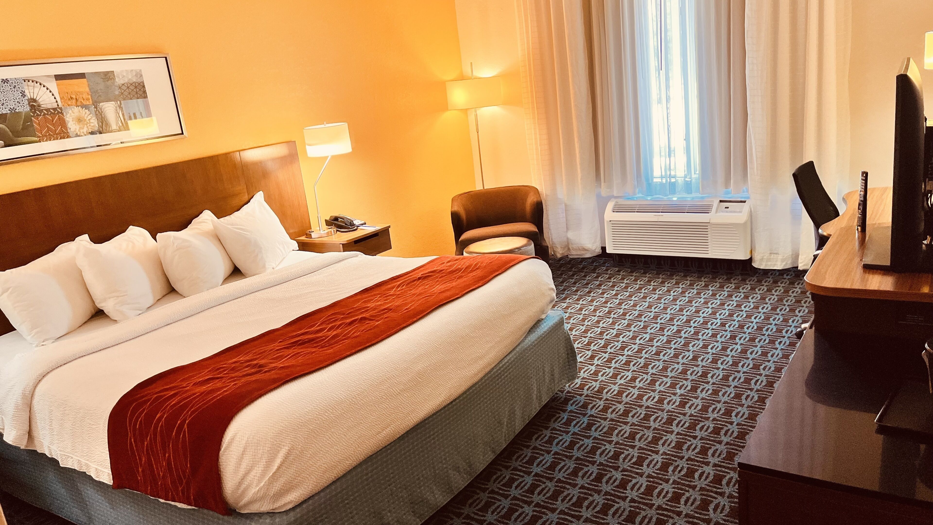 standard room, 1 king bed, non smoking | hypo-allergenic bedding, desk, laptop workspace, blackout curtains