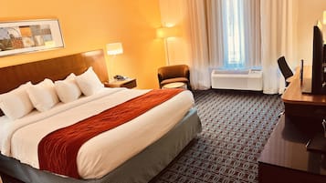 Standard Room, 1 King Bed, Non Smoking | Hypo-allergenic bedding, desk, laptop workspace, blackout drapes