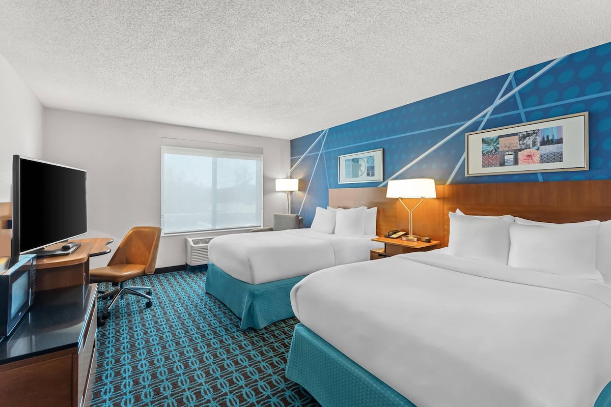 Standard Room, 2 Double Beds, Non Smoking | Hypo-allergenic bedding, desk, laptop workspace, blackout drapes