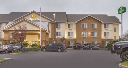 La Quinta Inn & Suites by Wyndham Central Point - Medford