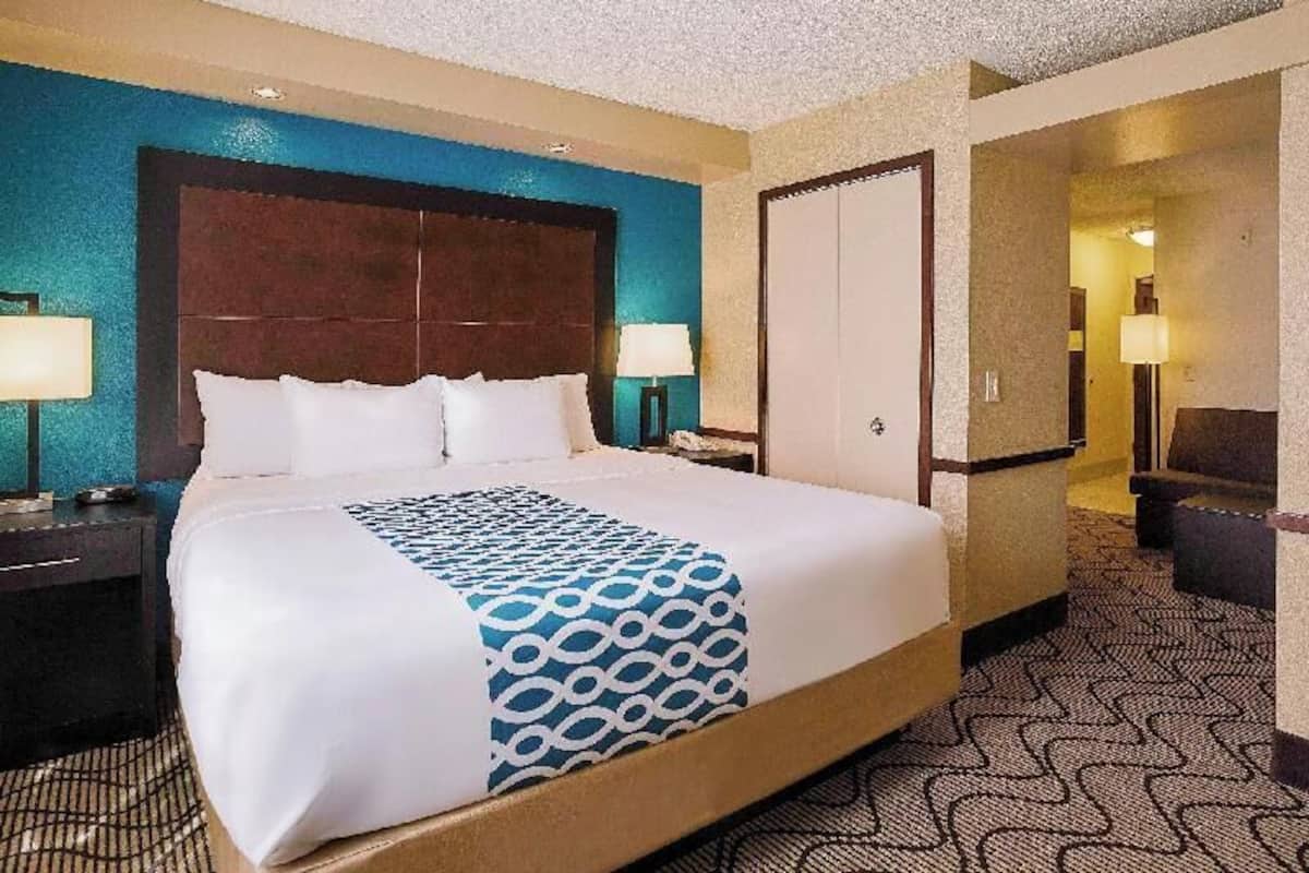 Ropa de cama de alta calidad y escritorio