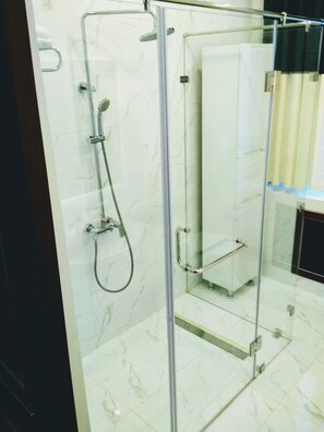 Comfort Studio Suite, 1 King Bed | Bathroom shower - Ambassador Hotel Almaty (Almaty)