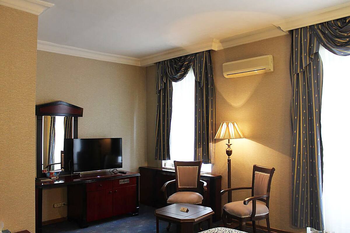 Standard Single Room | 1 bedroom, minibar, in-room safe, desk