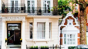 Front of property - Lord Kensington Hotel (London)