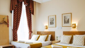 Standard Room (for 5 people) | In-room safe, iron/ironing board (on request), cribs (free), WiFi (free) - Lord Kensington Hotel (London)