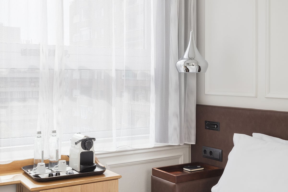 Allergikerbettwaren, Minibar, Zimmersafe, Schreibtisch