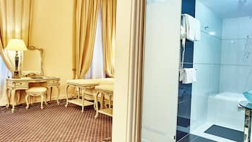 1 habitación, minibar, caja de seguridad en la habitación y escritorio