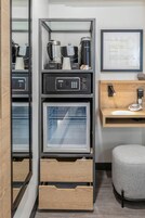 Classic Room, 1 Queen Bed (Self Check-in with Virtual Front Desk) | Coffee and/or coffee maker