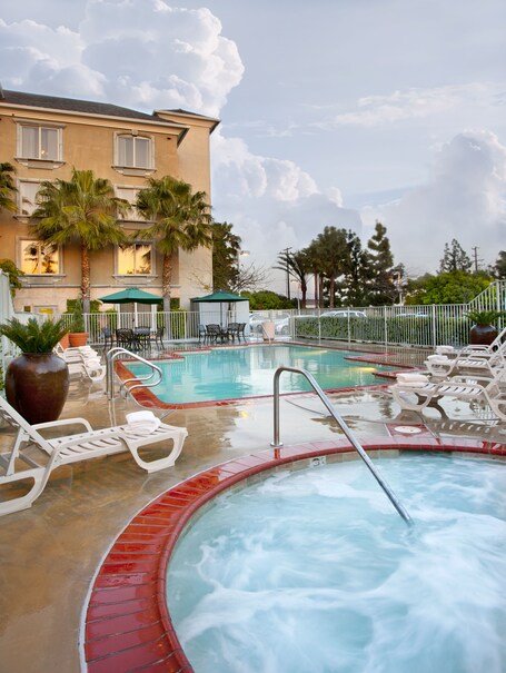 Ayres Hotel Anaheim – Affordable hotel in Anaheim