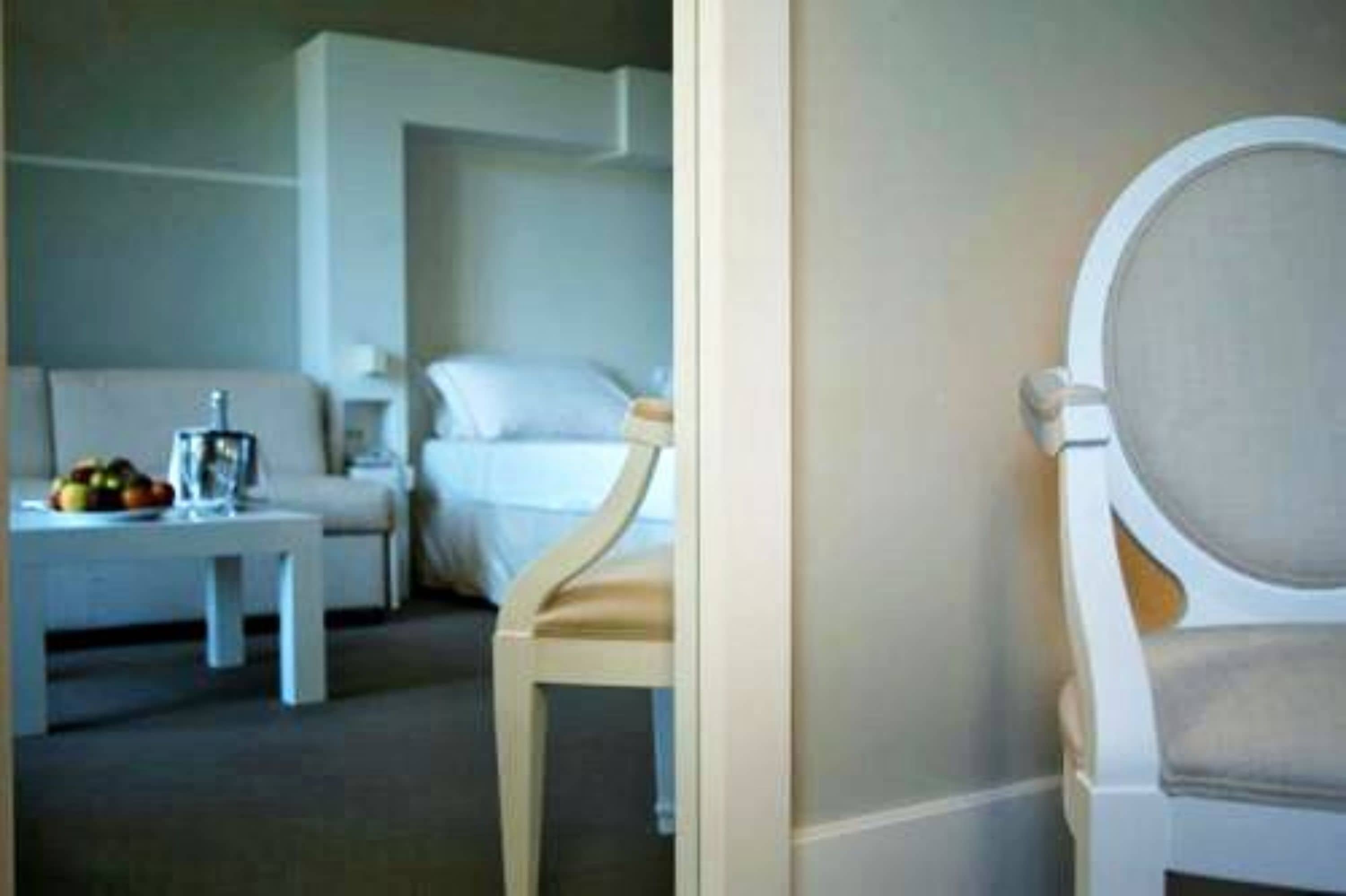 minibar, in-room safe, desk, soundproofing