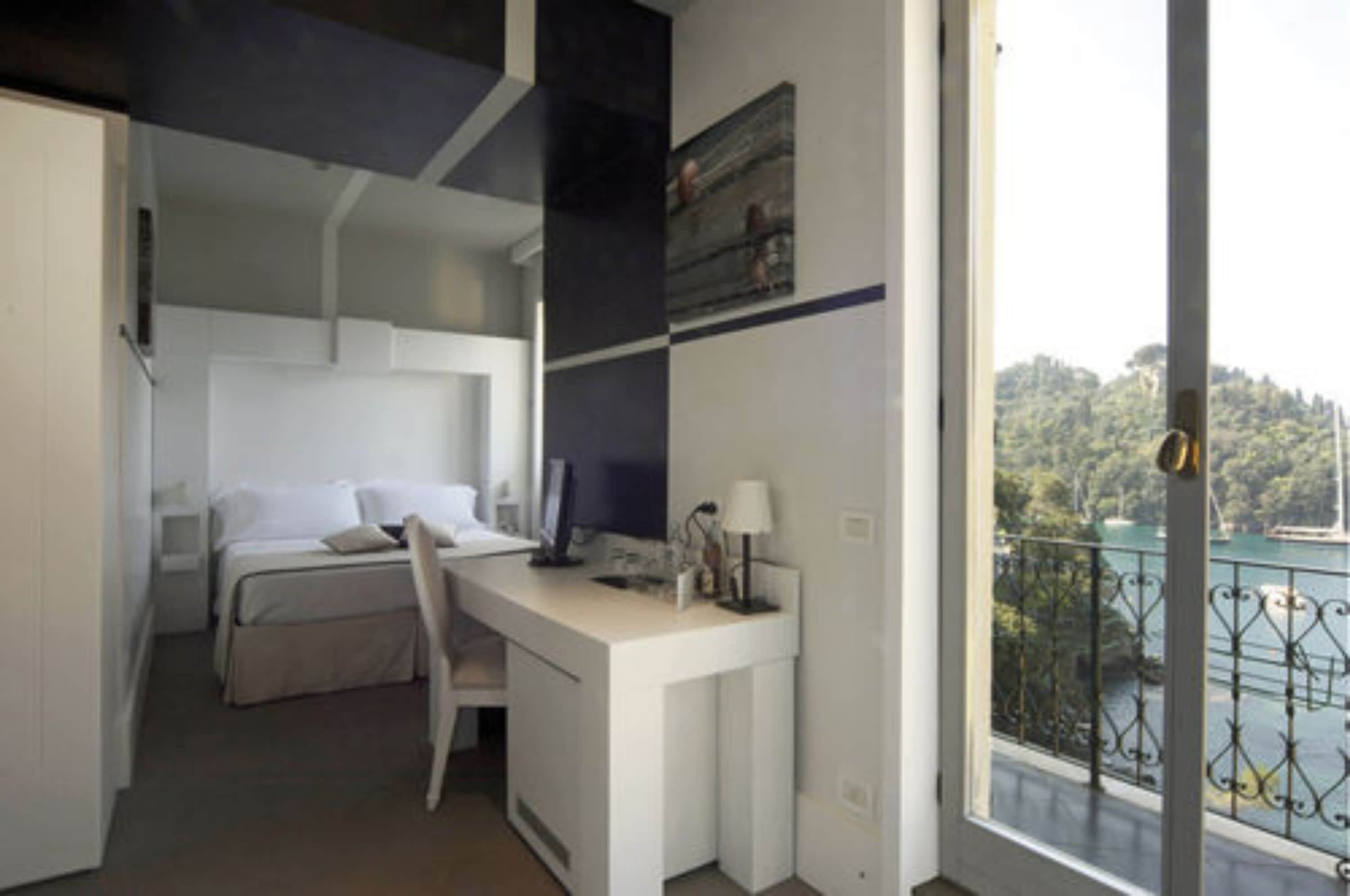 minibar, in-room safe, desk, soundproofing