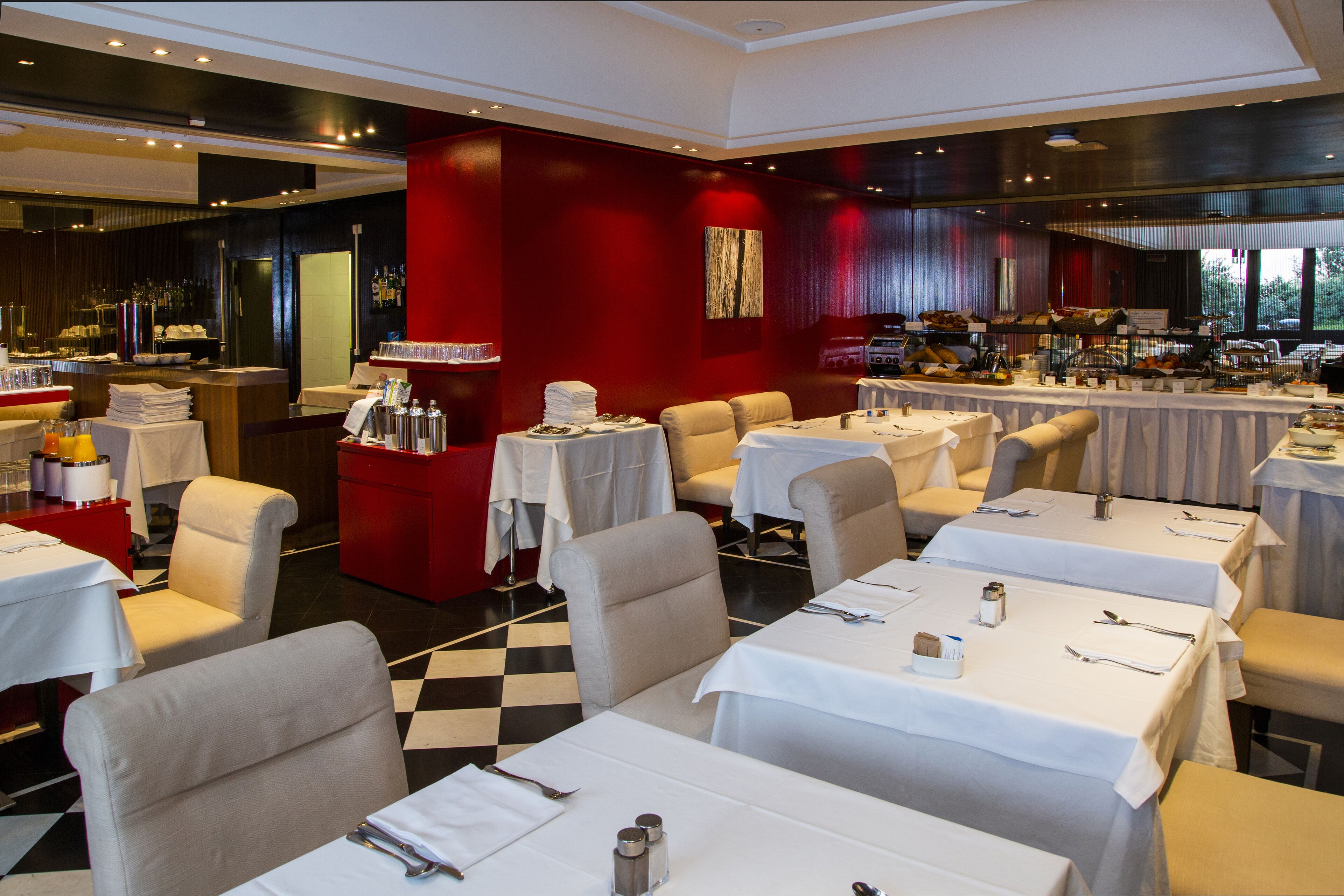 breakfast, lunch and dinner served