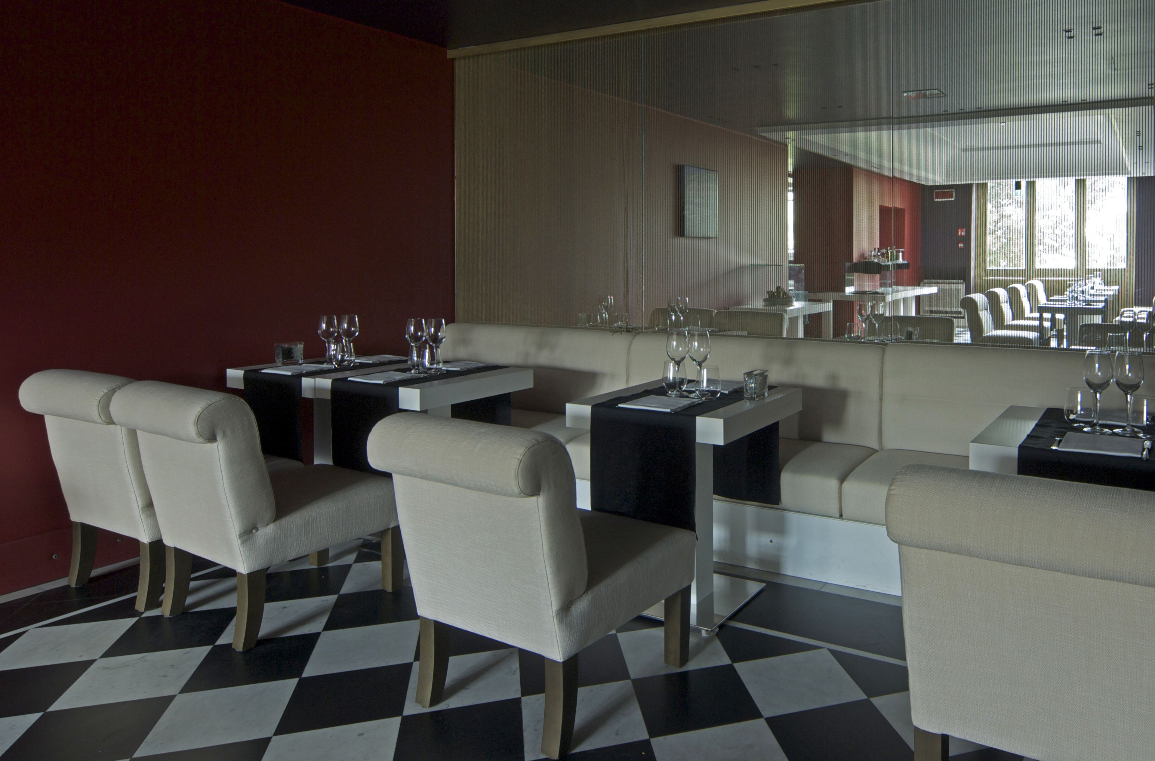 breakfast, lunch and dinner served