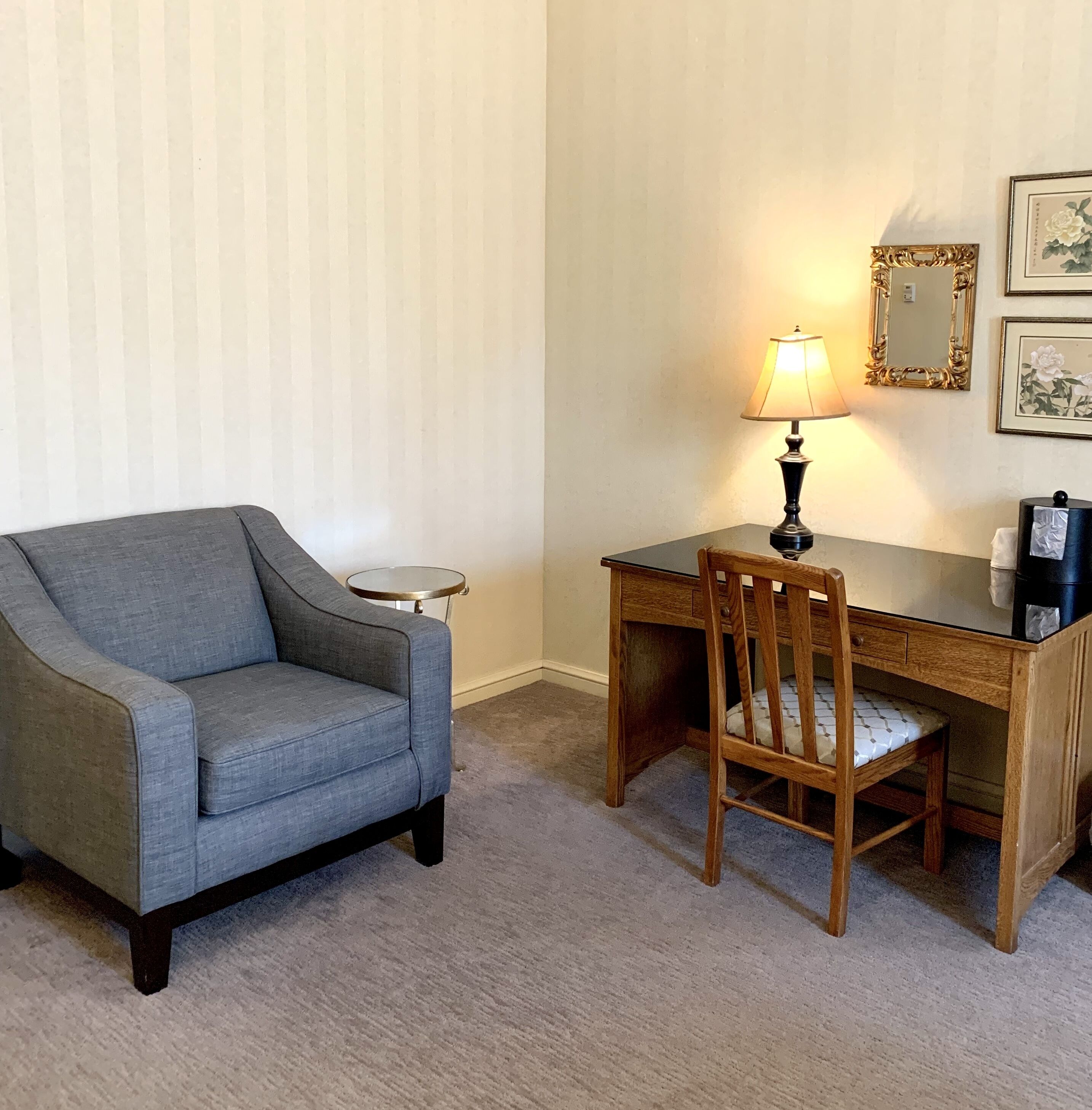 deluxe room, 1 king bed, jetted tub (king whirlpool) | iron/ironing board, free wifi, bed sheets, alarm clocks