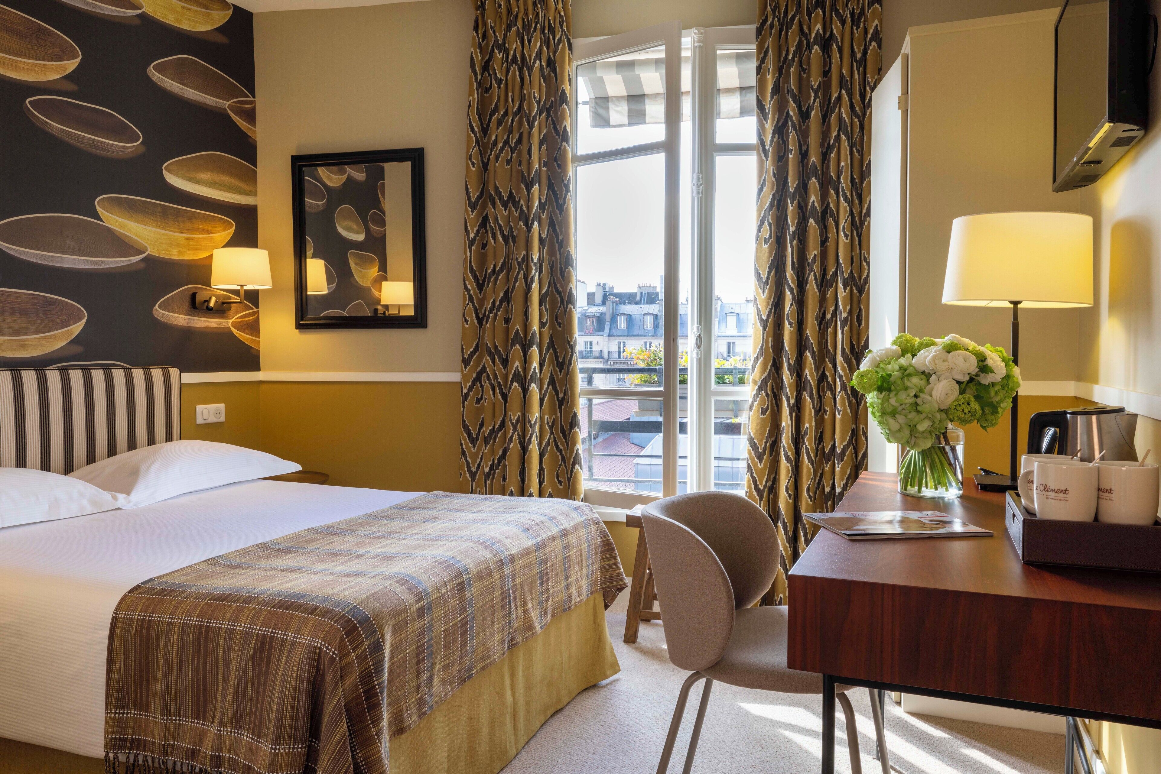 Junior Suite | In-room safe, desk, iron/ironing board, free WiFi