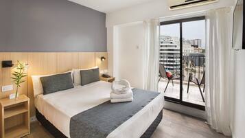 Standard Studio Suite | Premium bedding, pillow-top beds, minibar, in-room safe