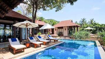Beachside Villa 3 Bedrooms Private Pool | Terrace/patio