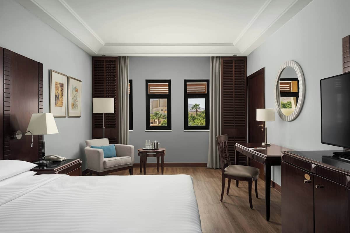 Superior Room, 1 King Bed