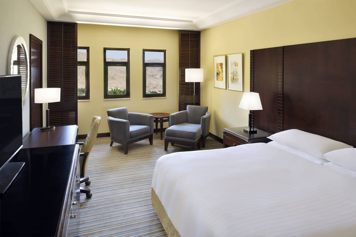 1 bedroom, premium bedding, minibar, in-room safe