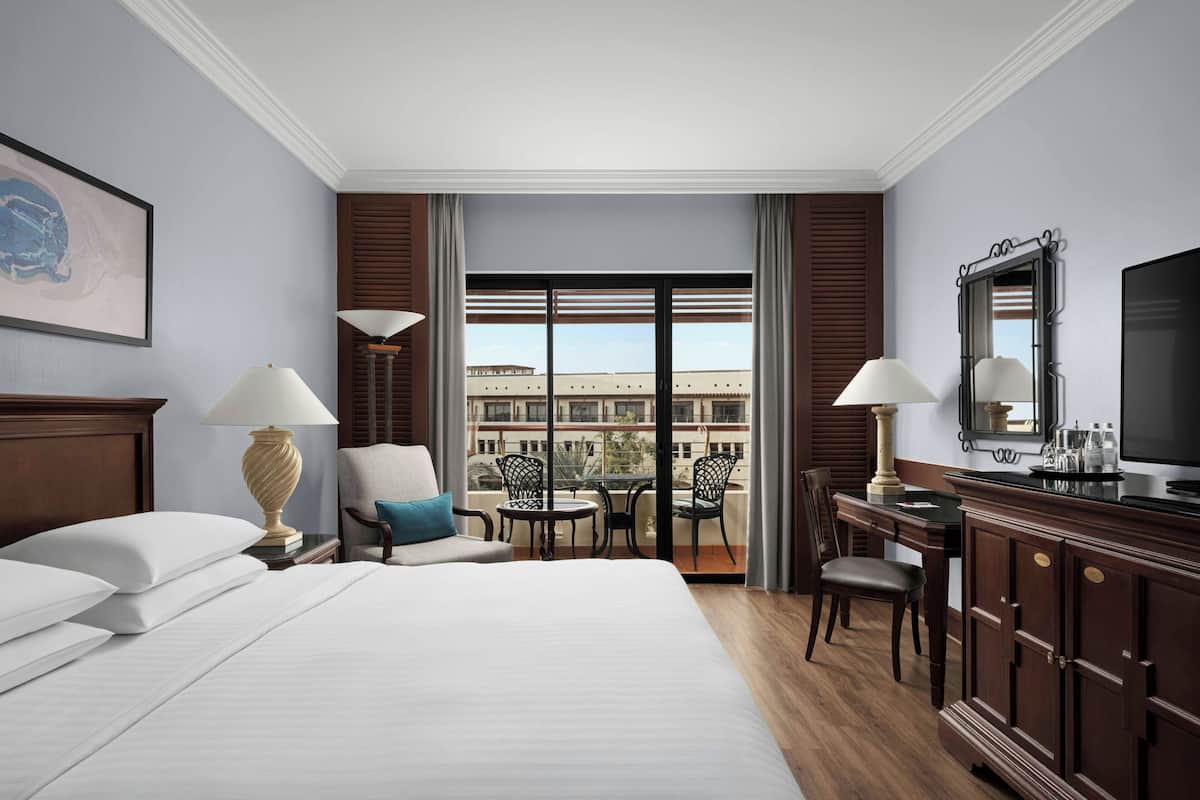 Room, 1 King Bed, Pool View (Balcony) | Pool