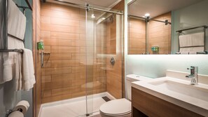 Amenidades de baño gratuitas, secadora de cabello, toallas 