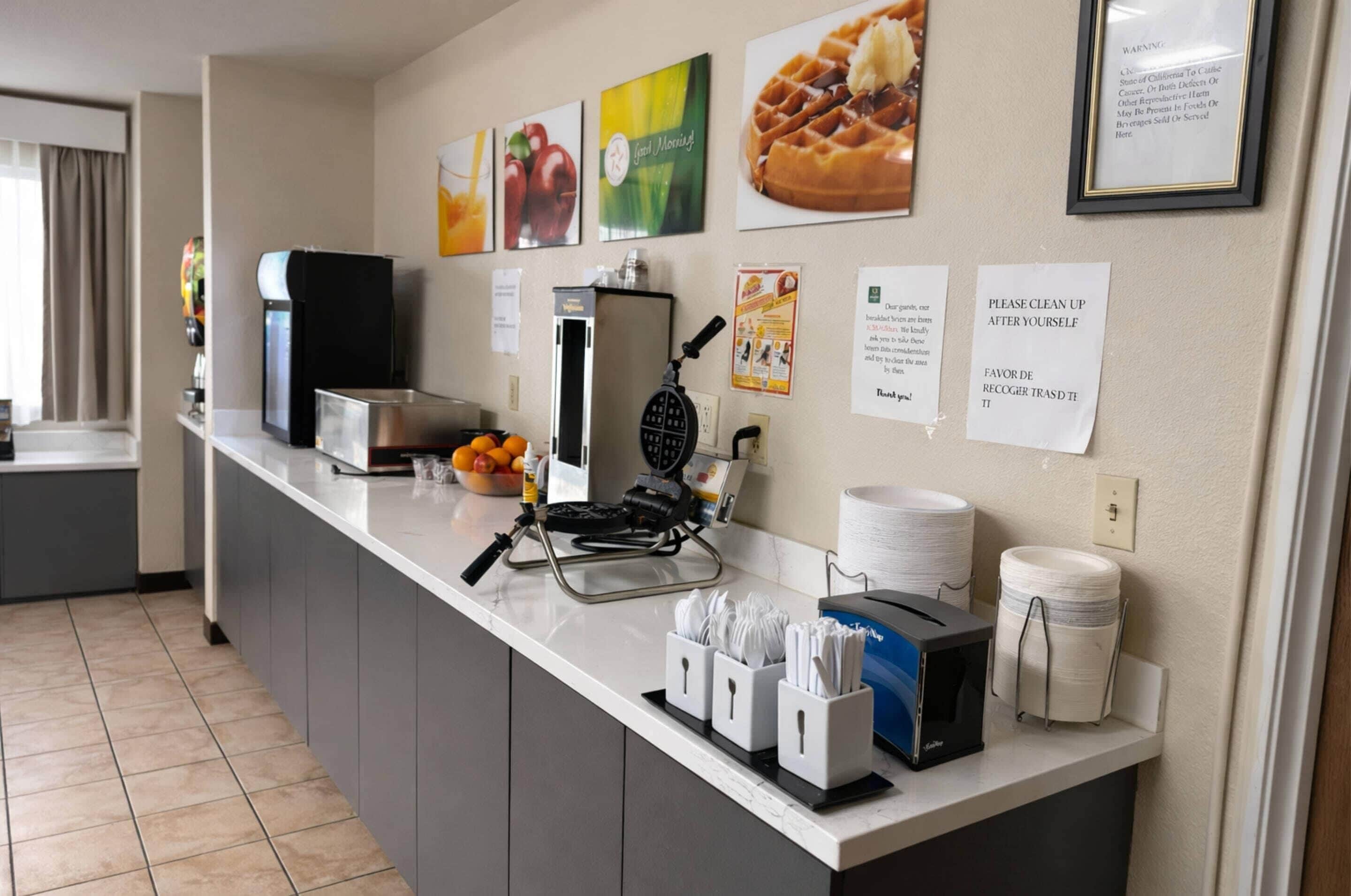 Free daily continental breakfast