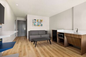 In-room safe, desk, iron/ironing board, free WiFi