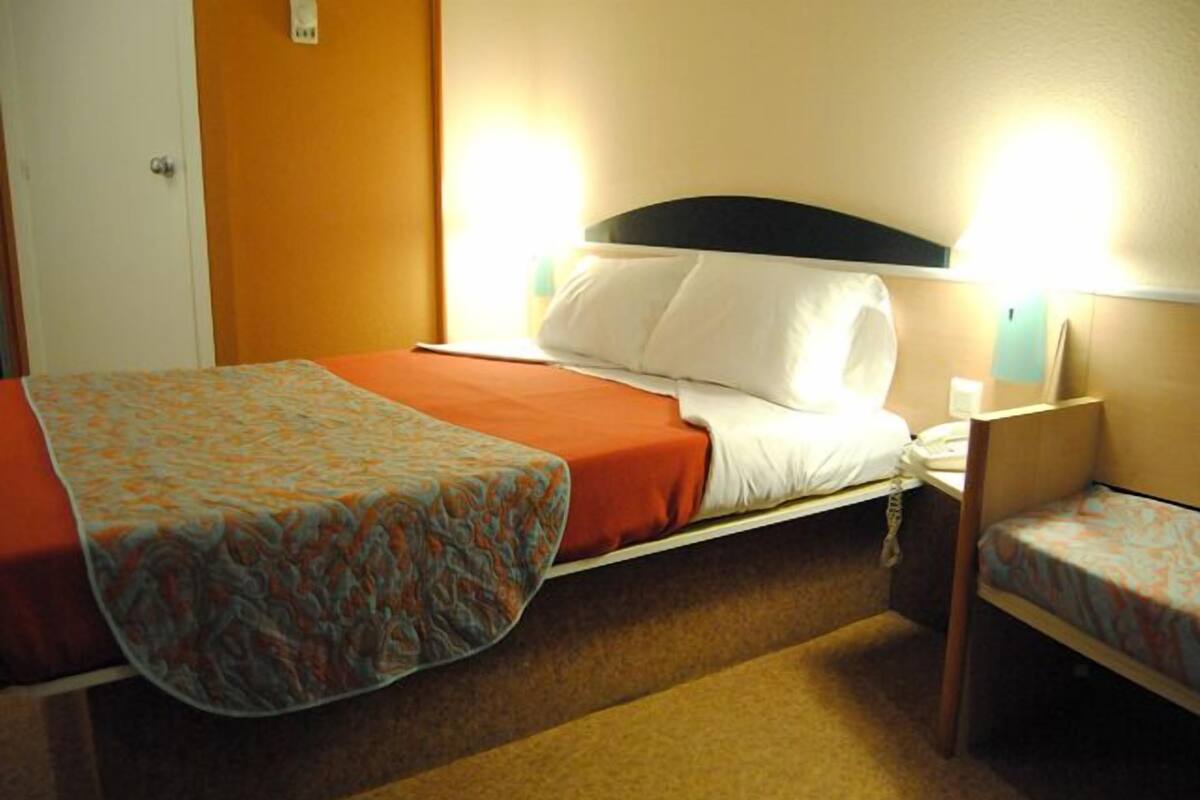 In-room safe, desk, blackout drapes, soundproofing