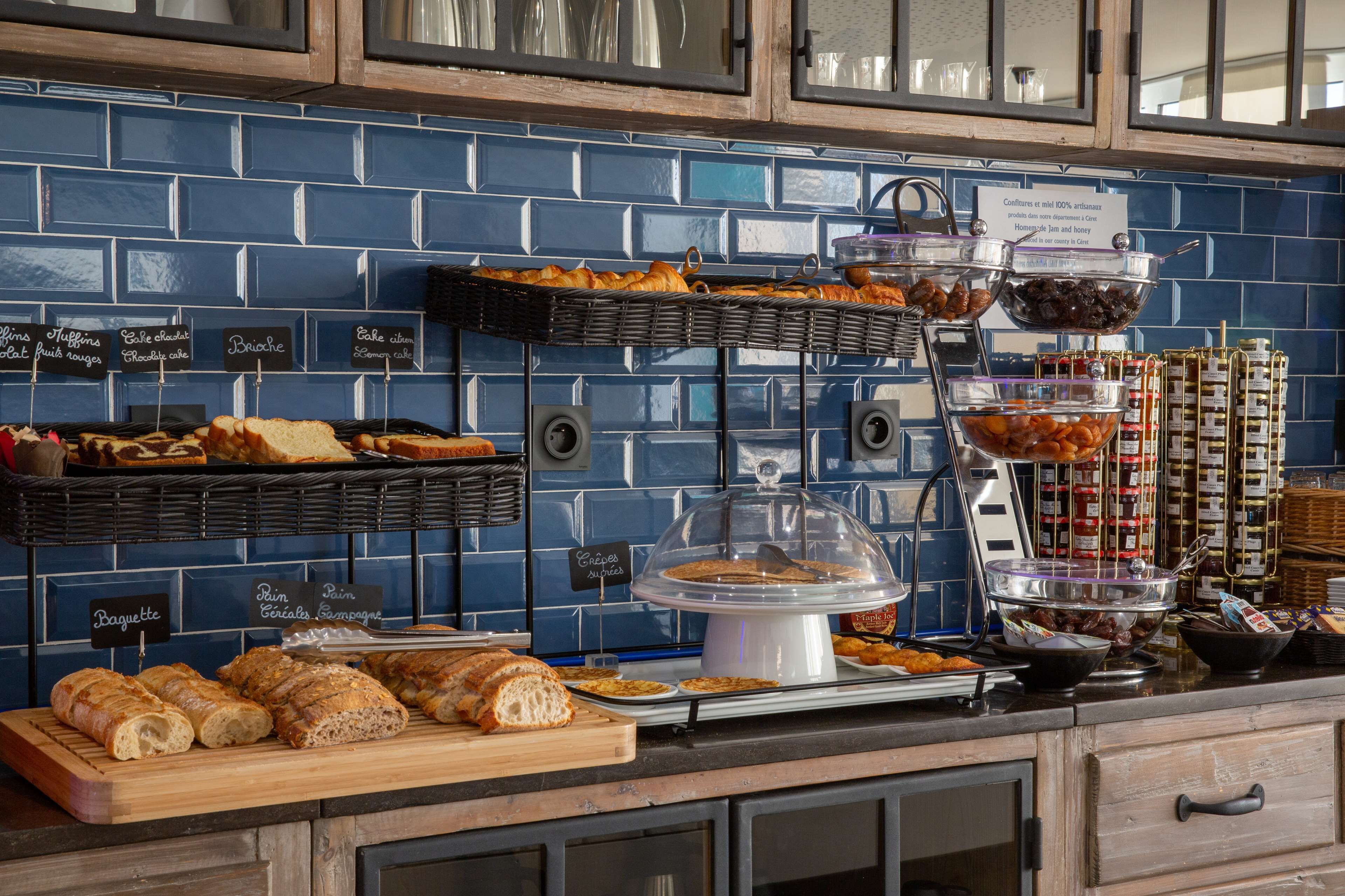 daily buffet breakfast (eur 18 per person)