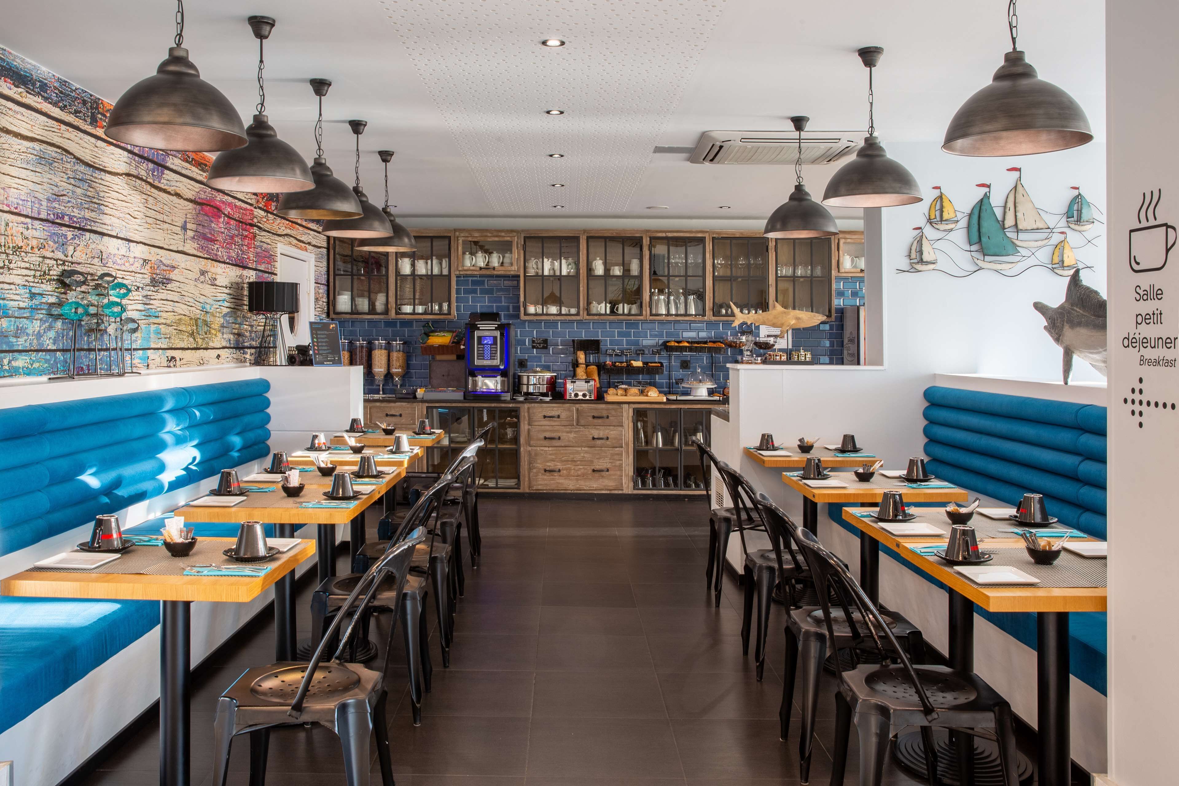 Daily buffet breakfast (EUR 18 per person)