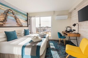 舒适客房, 1 张特大床, 无烟房, 山景 (Twin bed on request) | 防过敏的被褥、迷你吧、客房内保险箱、办公桌