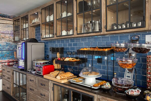 Daily buffet breakfast (EUR 18 per person)