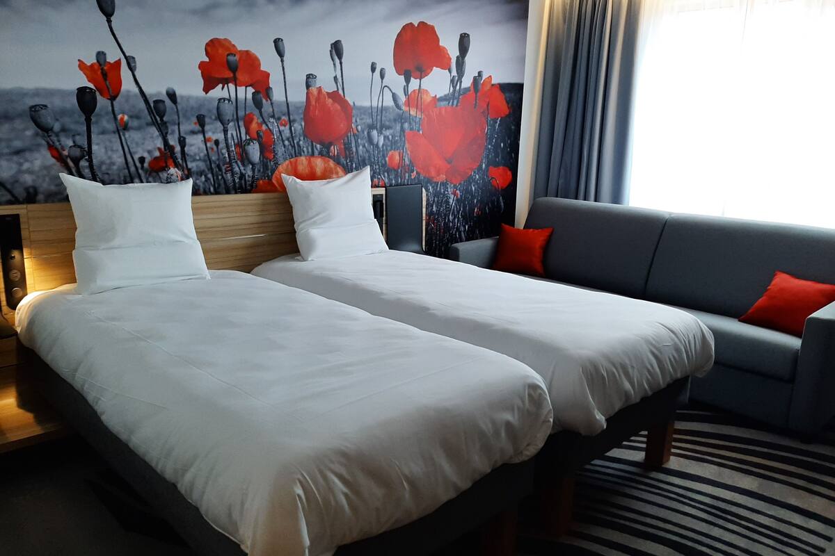 superior twin room, multiple beds | minibar, in-room safe, desk, blackout curtains