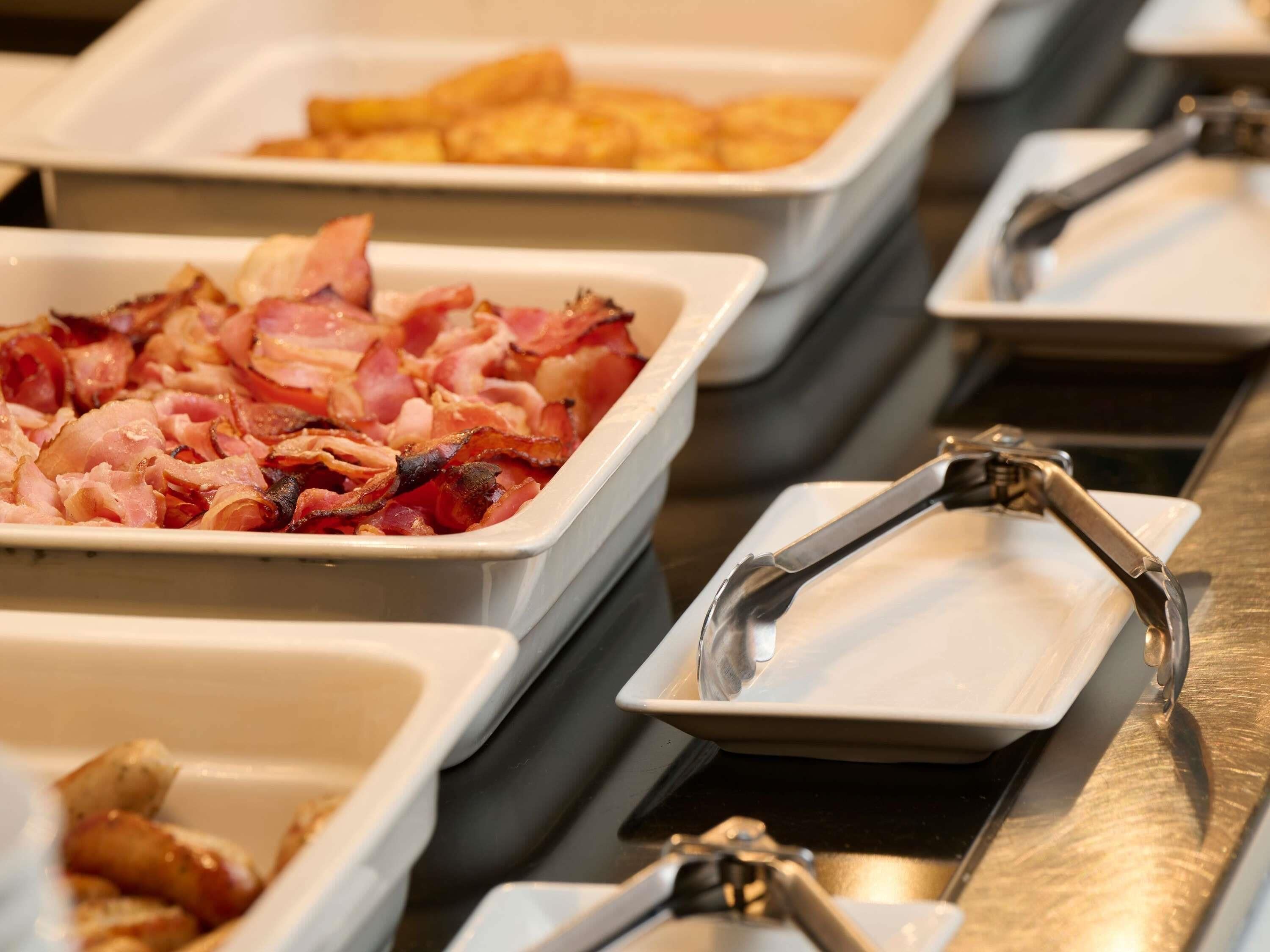 daily buffet breakfast (eur 25 per person)