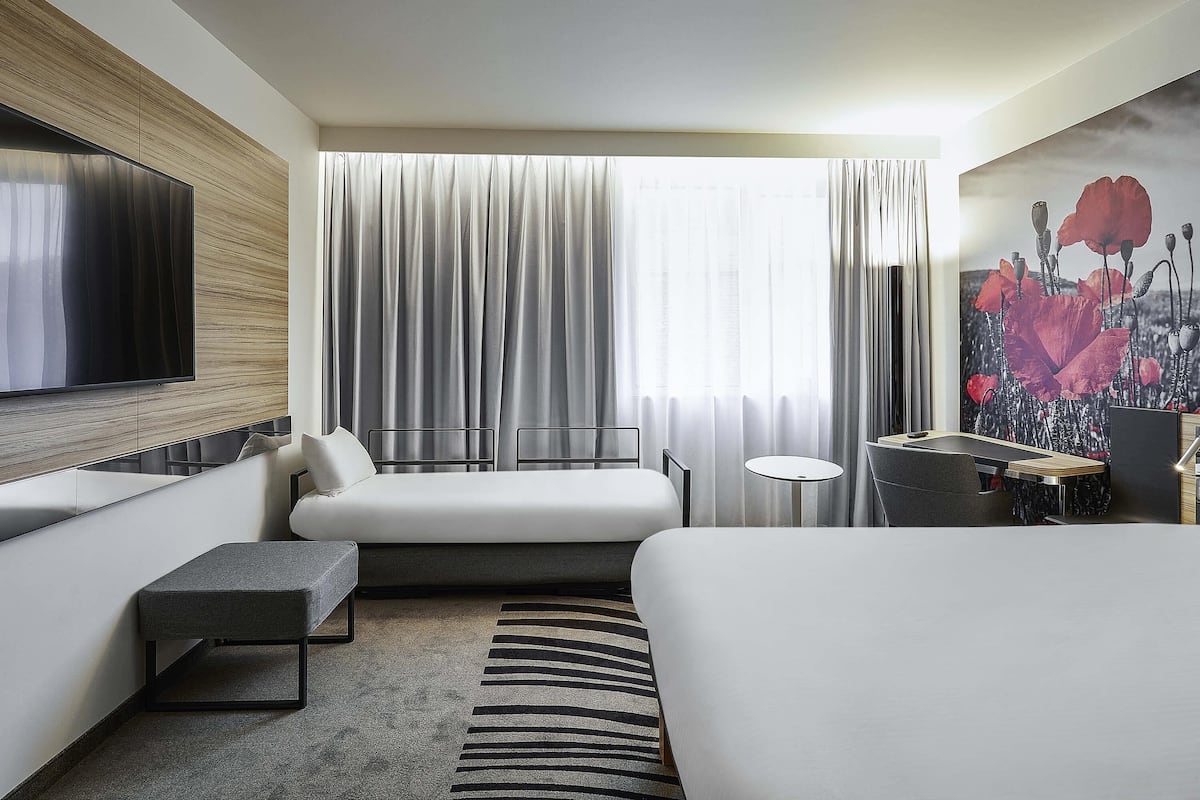 Family Double Room, 1 Double Bed with Sofa bed (Family) | Minibar, in-room safe, desk, blackout drapes