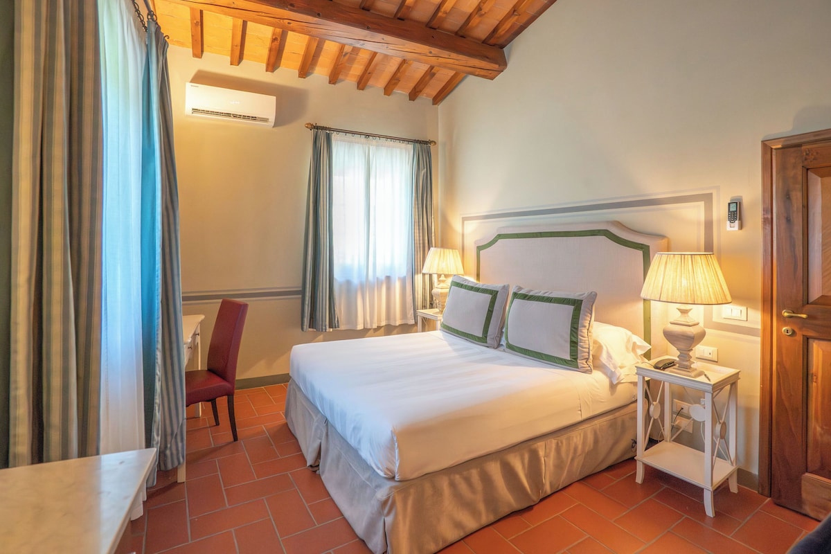 Phòng Suite Junior, 1 phòng ngủ | Chăn bông, minibar, két bảo mật tại phòng, bàn 