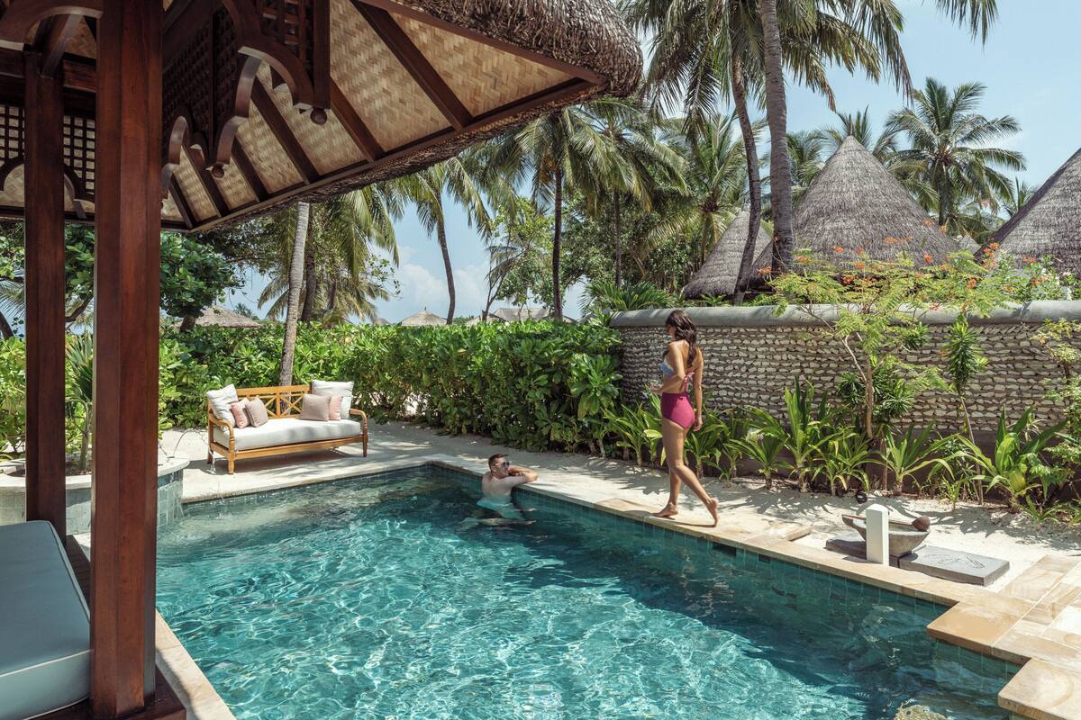 ห้องดีลักซ์ (Beach Pavillion with Pool) | เครื่องนอนระดับพรีเมียม, มินิบาร์, ตู้นิรภัยในห้องพัก, โต๊ะทำงาน