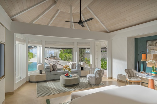 Four Seasons Maldives Kuda Huraa