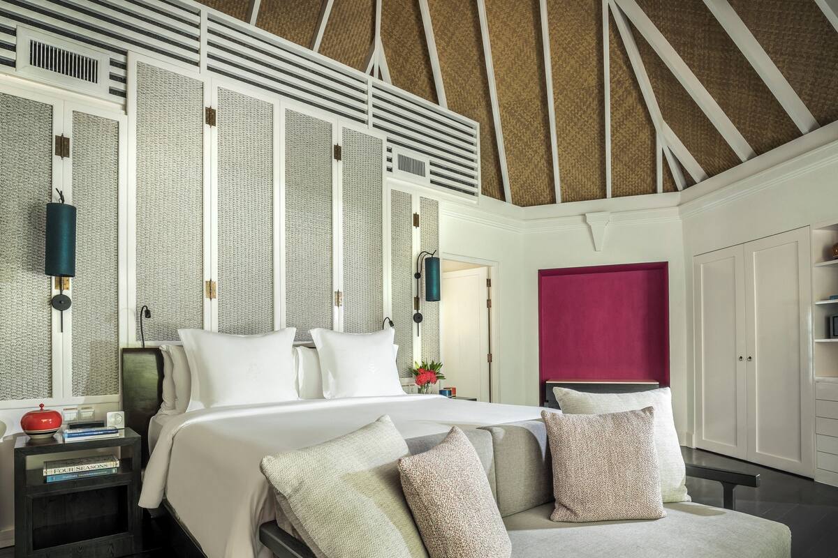 room, 2 bedrooms, private pool (beach pavilion) | hypo-allergenic bedding, minibar, in-room safe, desk