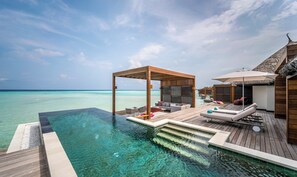 ห้องแฟมิลี่สวีท, 2 ห้องนอน | เครื่องนอนระดับพรีเมียม, มินิบาร์, ตู้ นิรภัยในห้องพัก, โต๊ะทำงาน