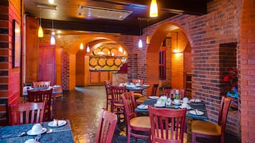 Daily buffet breakfast (ZAR 198 per person)