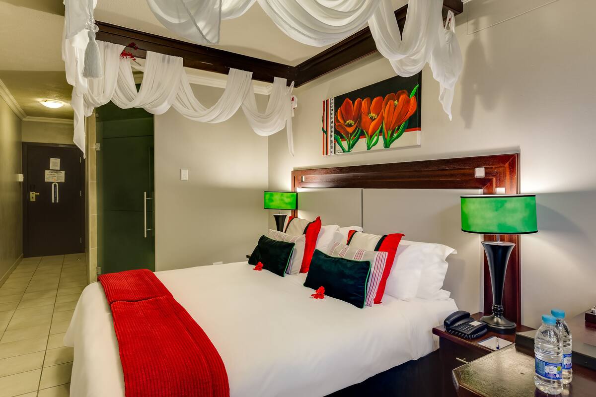 standard room | 1 bedroom, premium bedding, in-room safe, desk